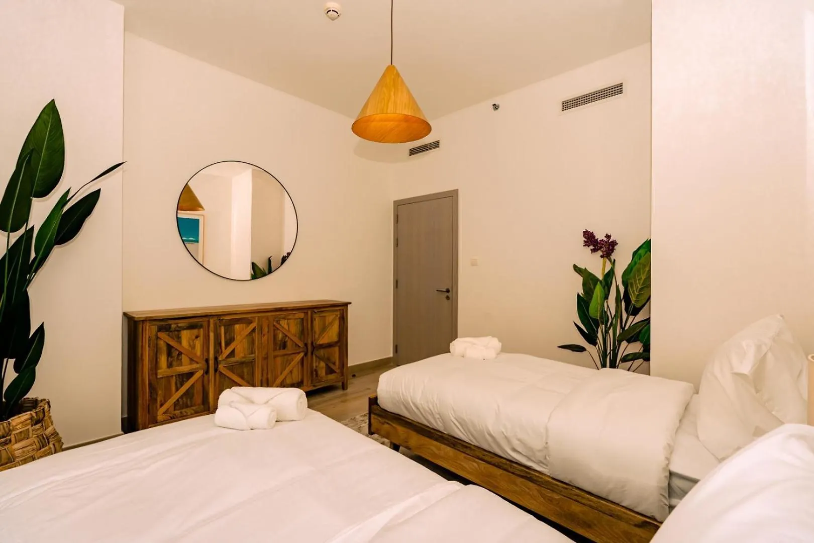 Elegant 2-Bedroom Home With Sofa Bed Abu Dhabi 0*,  United Arab Emirates