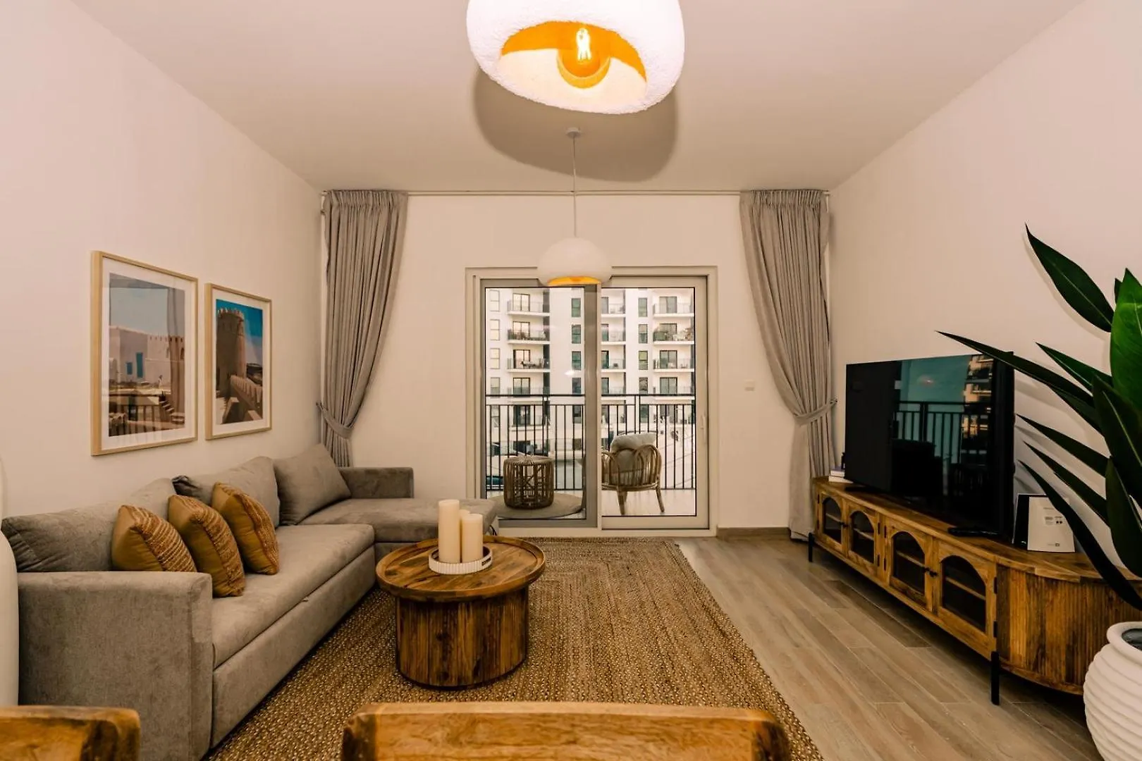 Elegant 2-Bedroom Home With Sofa Bed Abu Dhabi Apartment
