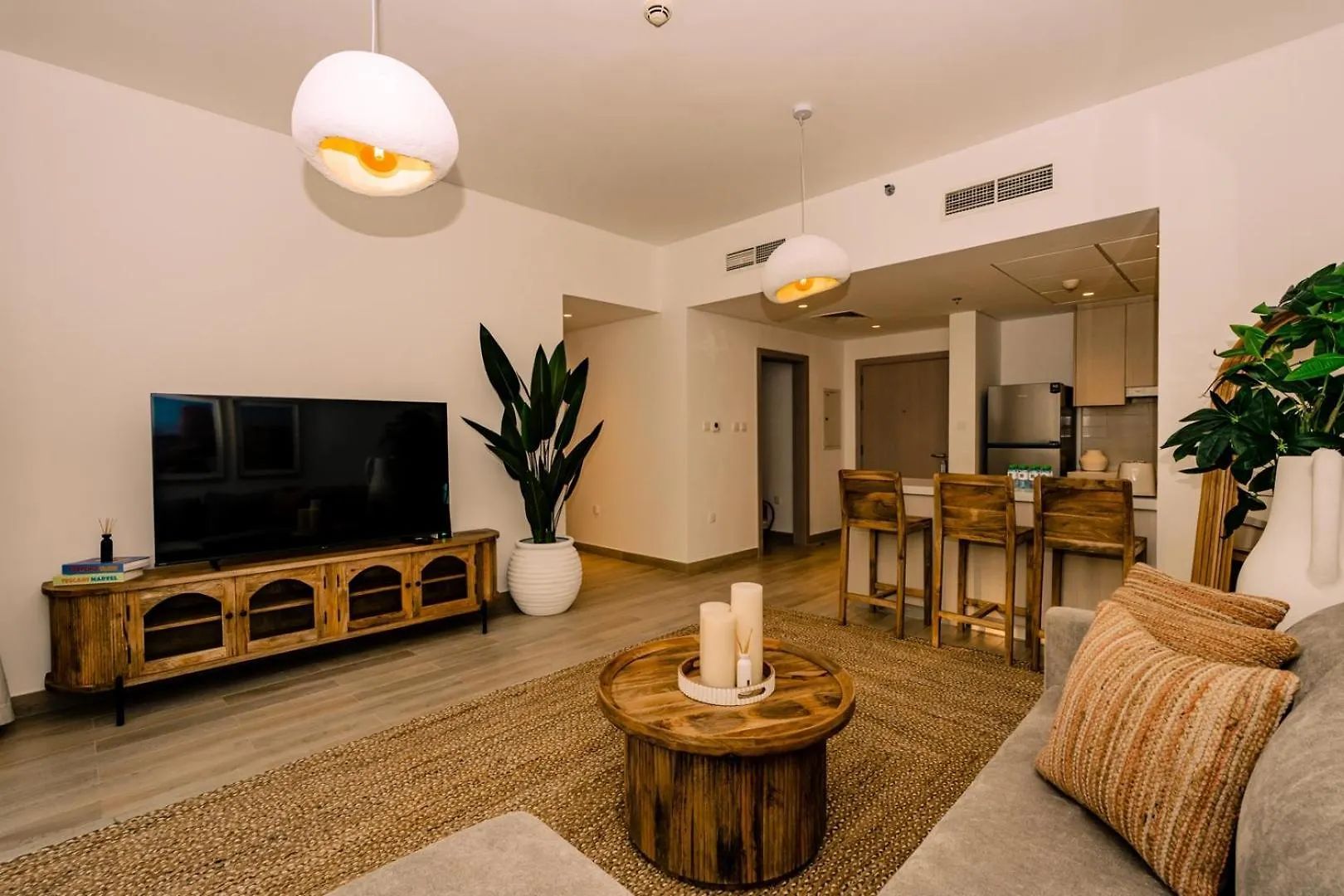 Apartment Elegant 2-Bedroom Home With Sofa Bed Abu Dhabi