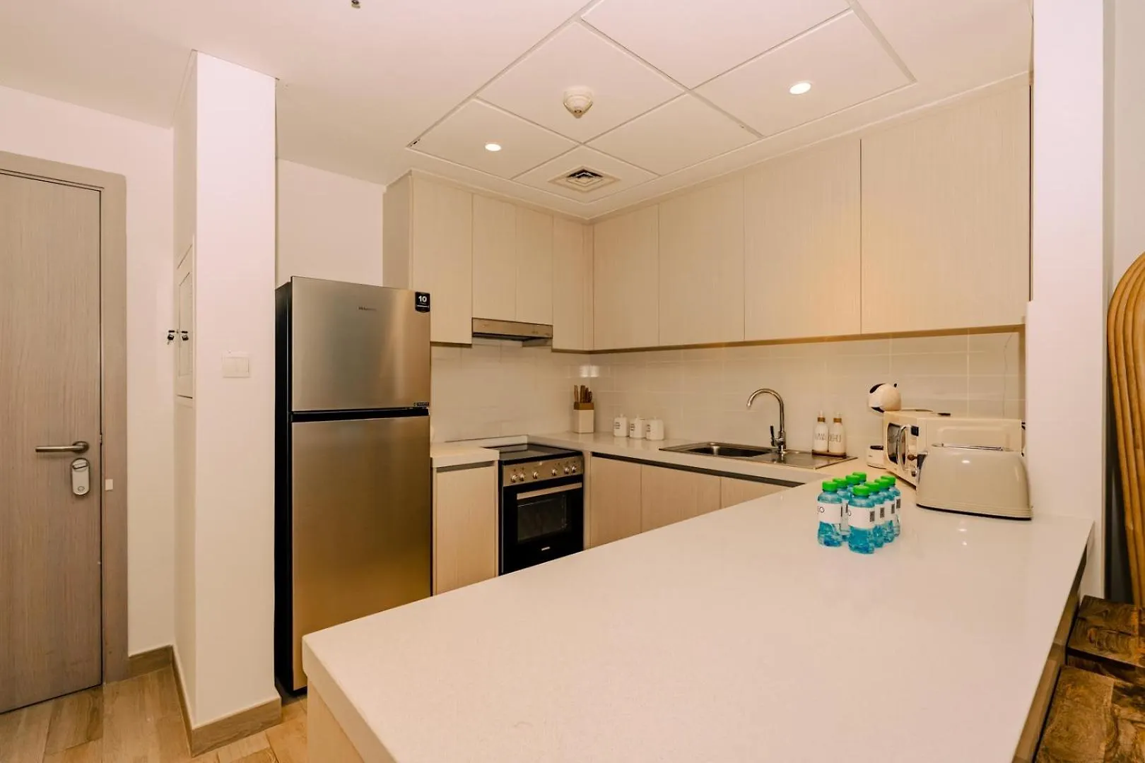 Elegant 2-Bedroom Home With Sofa Bed Abu Dhabi