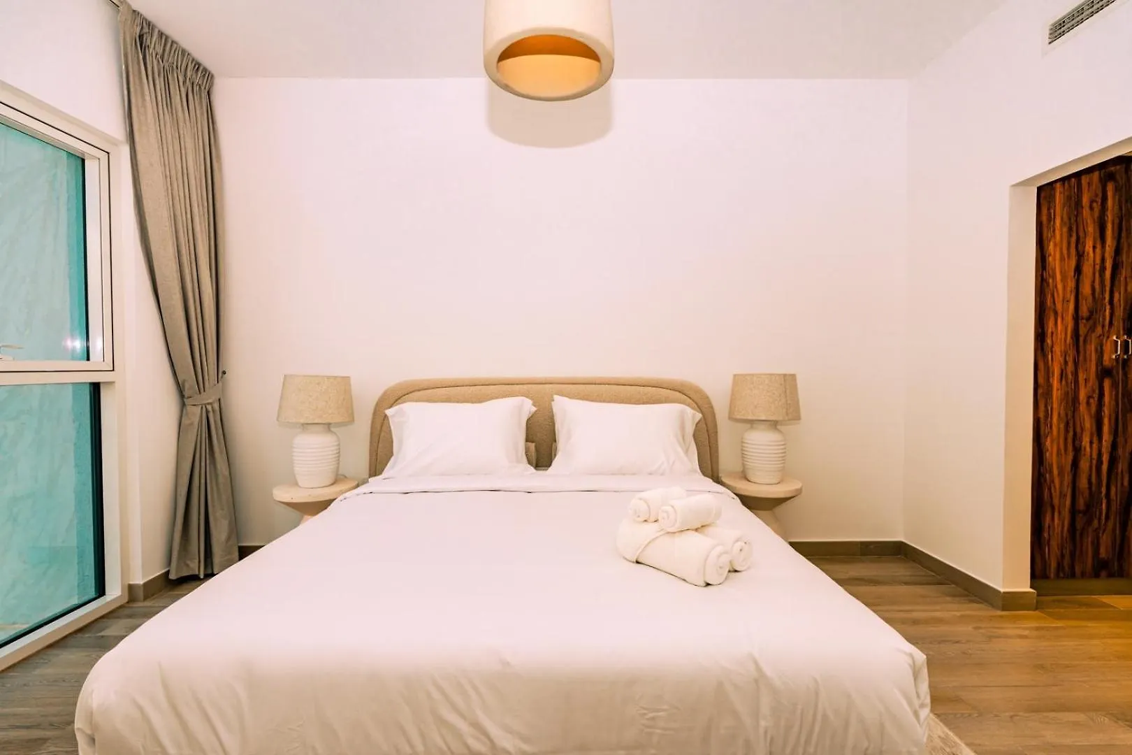 Elegant 2-Bedroom Home With Sofa Bed Abu Dhabi