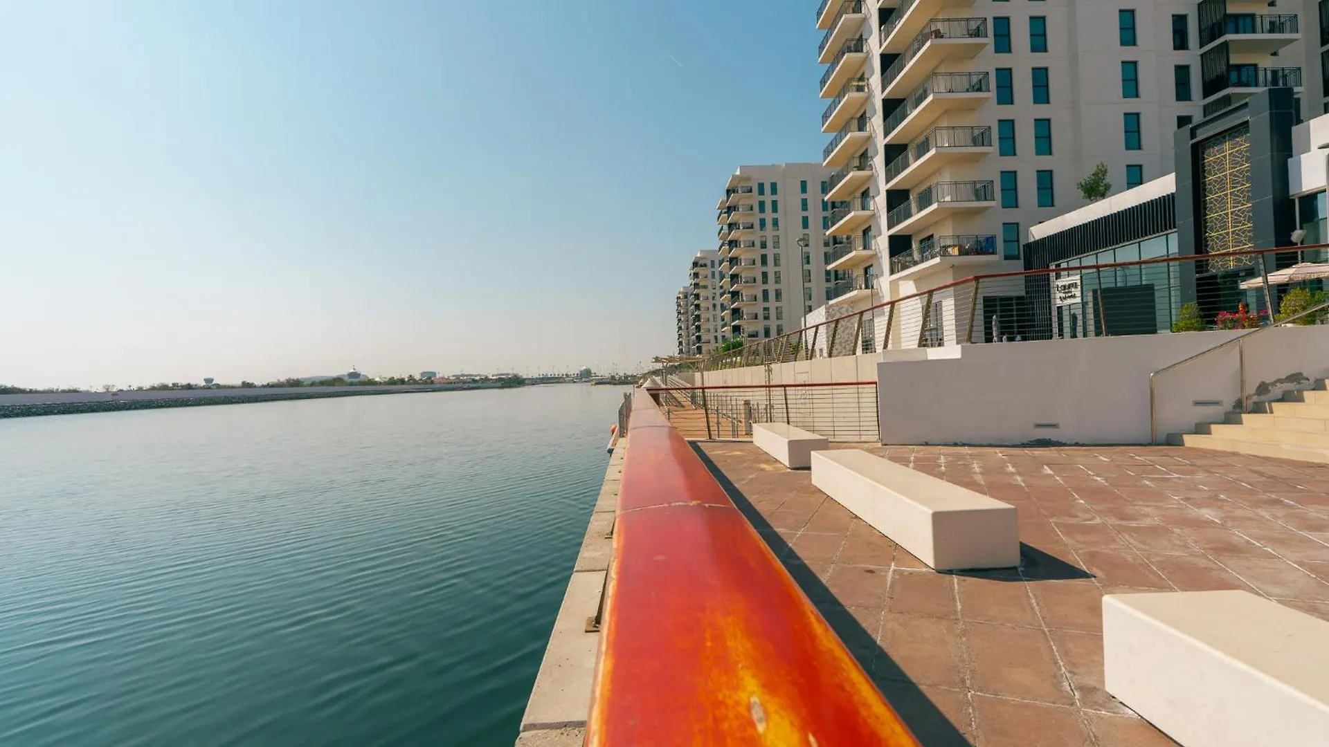 Elegant 2-Bedroom Home With Sofa Bed Abu Dhabi